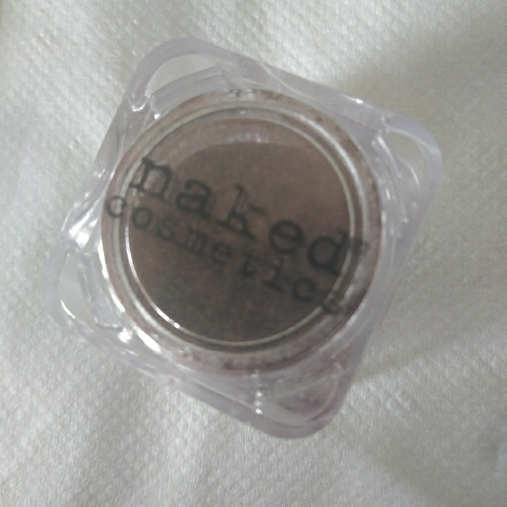 Loose Eyeshadow